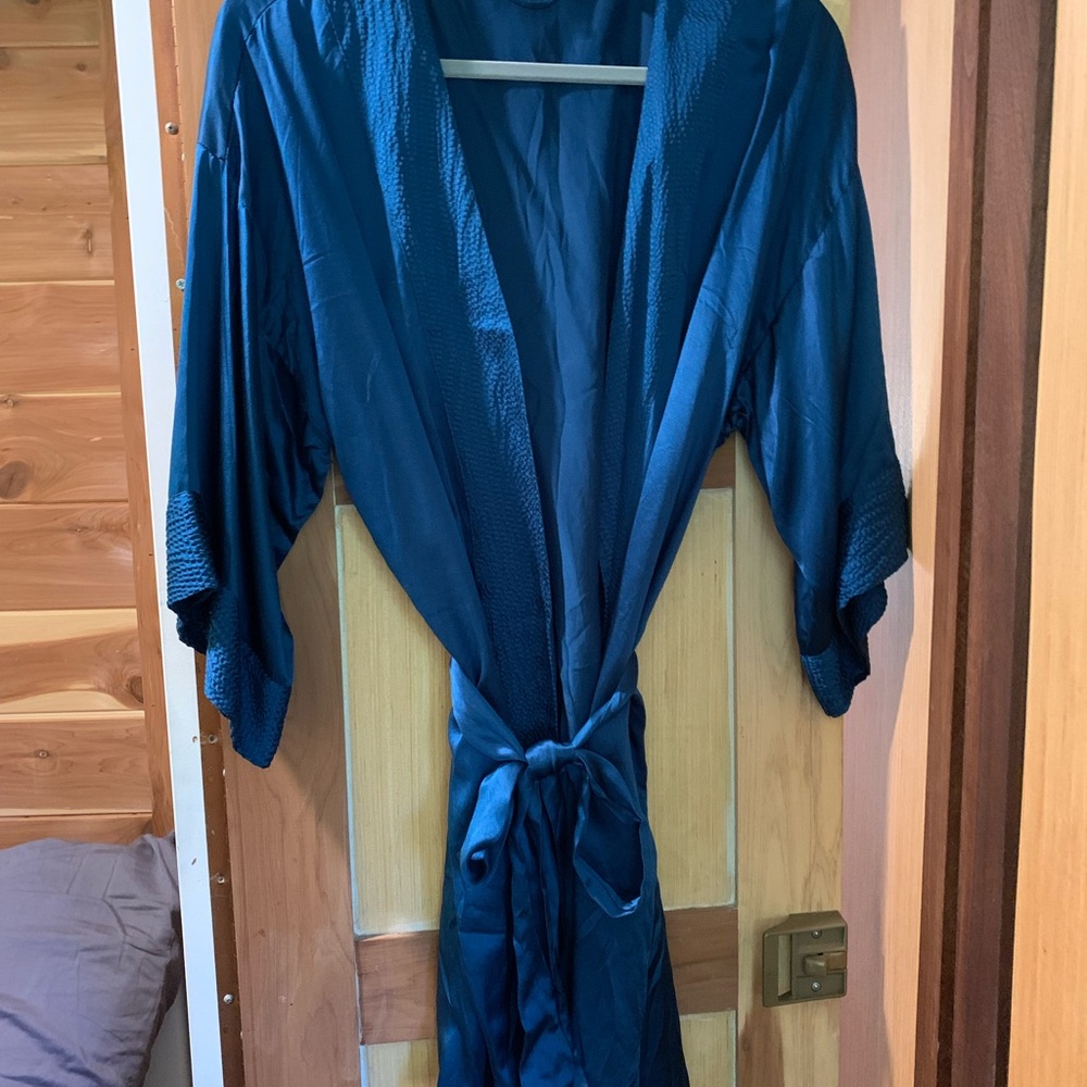 Victoria’s Secret 100% Silk Women's Robe